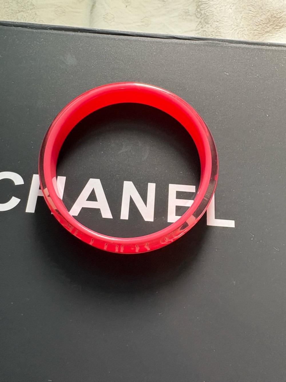 CHANEL Red 'Le Coco Shine' Resin Bangle - Picture 3 of 4